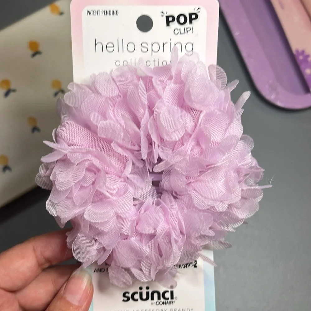 Scunci Hair Accessories Set in spring Colors, all four!
